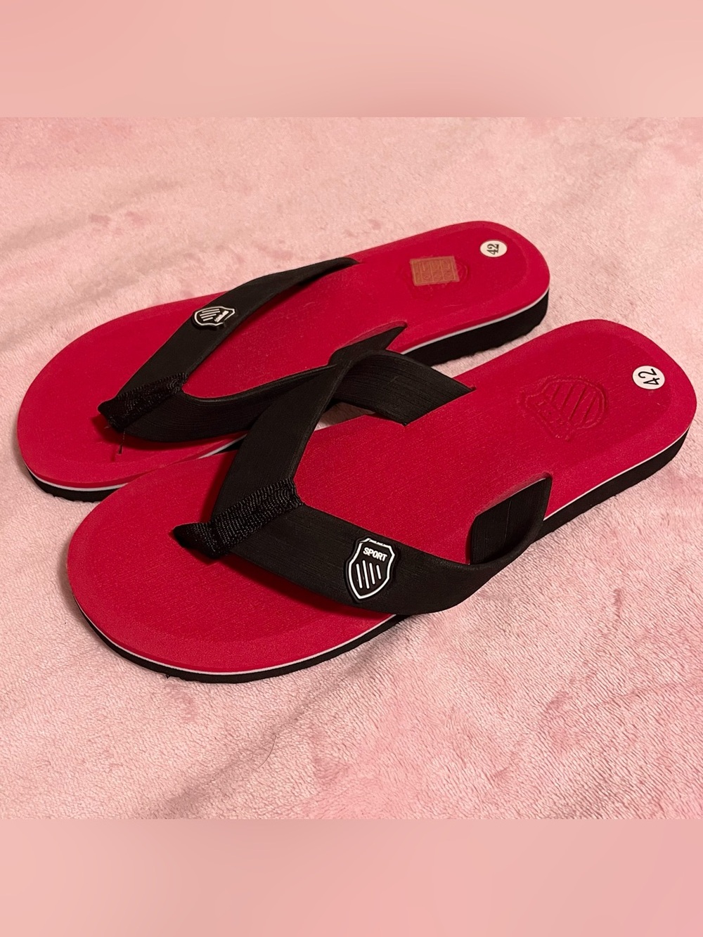 Men’s Lightweight Red Black Flip Flop Sandals Size 8.5